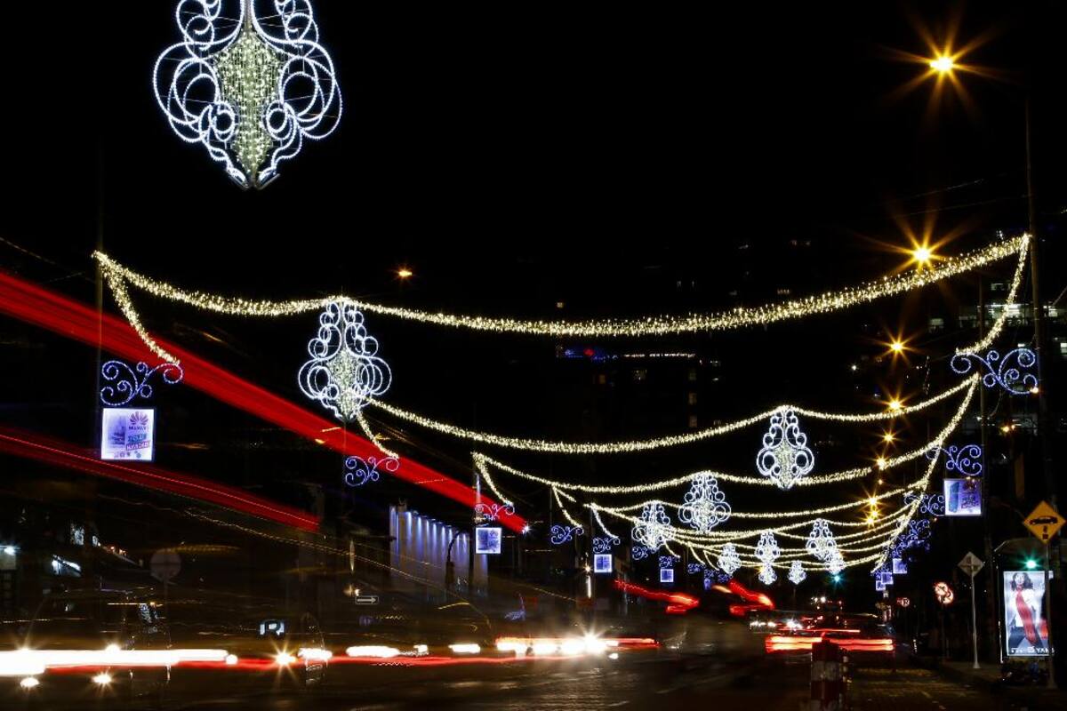 La capital del país ya está lista para la época de fin de año con sus diferentes luces y decoraciones por todas las calles de la ciudad.