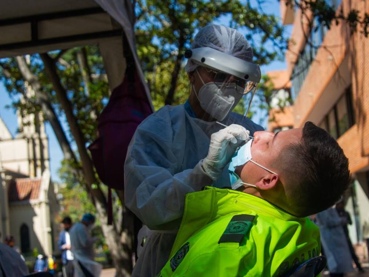 ¿Síntomas? Compruebe si se trata de COVID con una prueba PCR en Bogotá