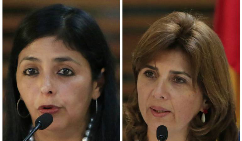 La canciller María Ángela Holguín y su homóloga venezolana, Delcy Rodírguez.