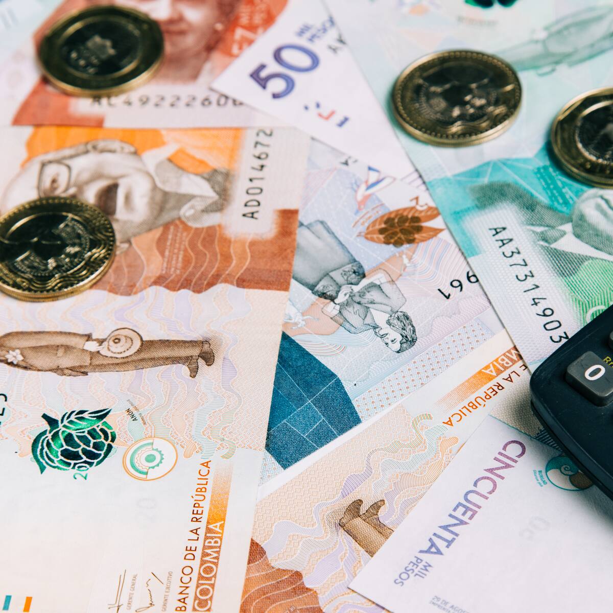 ¿Cuánto costaría la hora laboral en 2024 si el salario mínimo aumenta el 18%?