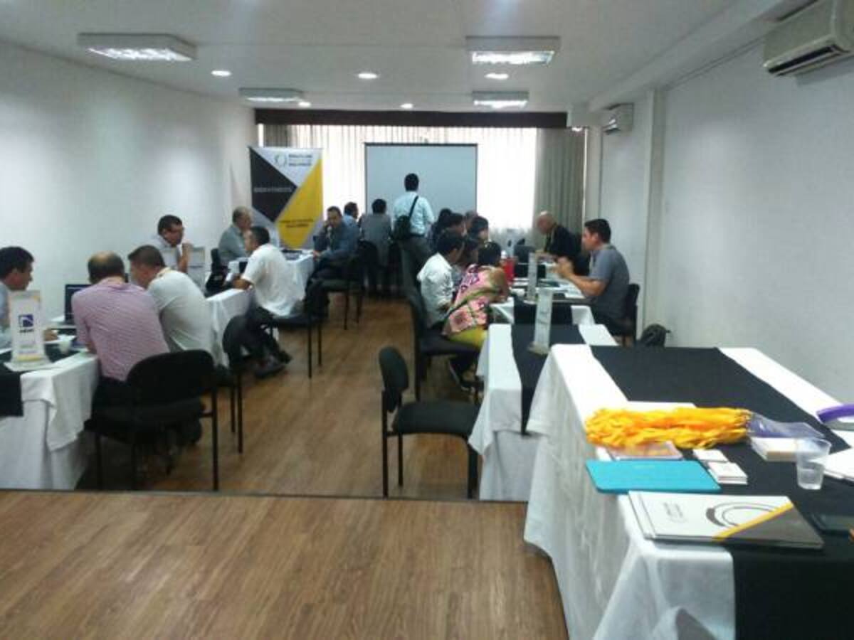 Empresarios brasileños ofertan maquinaria y tecnología para las curtiembres del Quindío