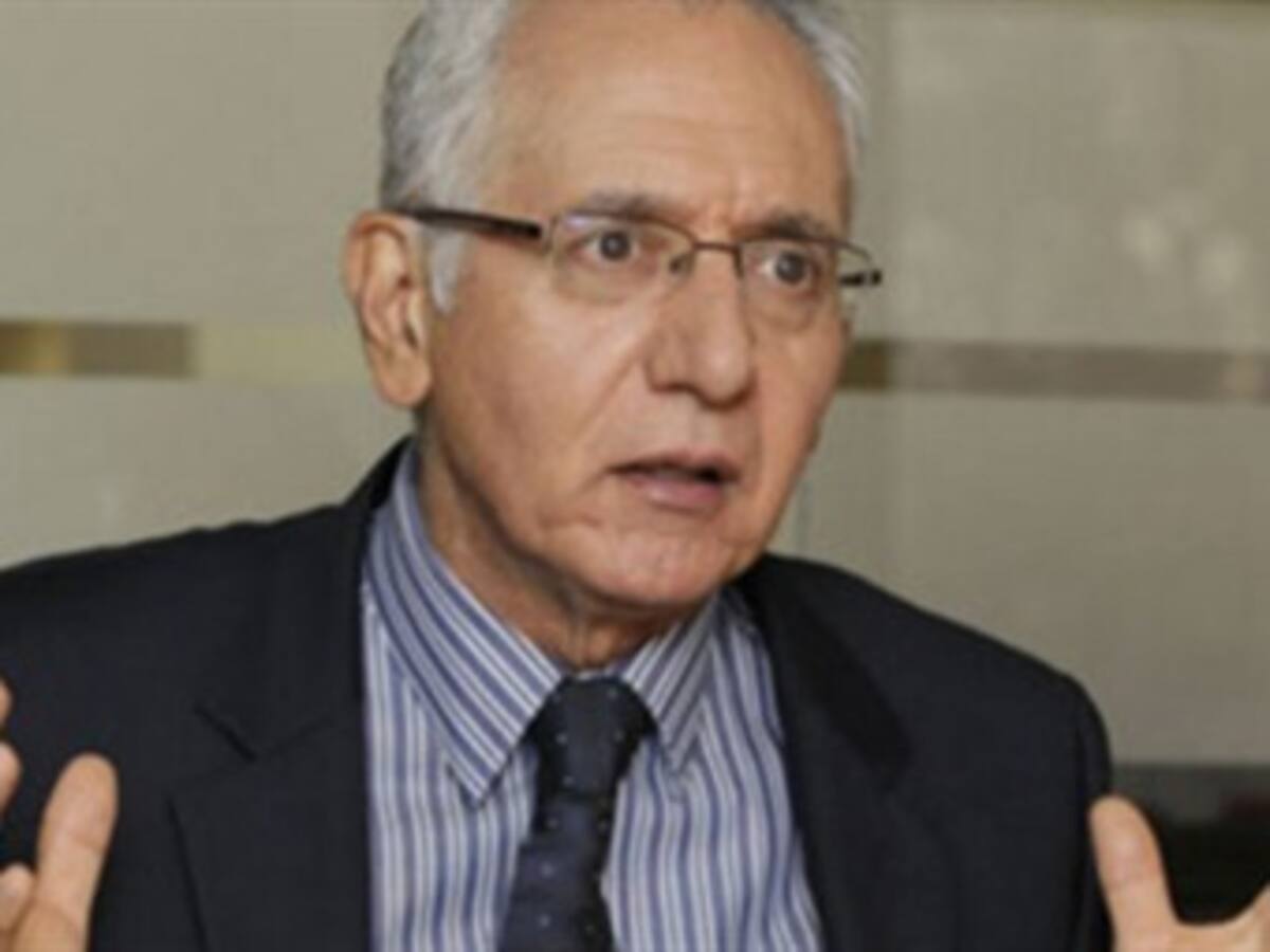 "Petro debe continuar en la administración": Jaramillo a Santos