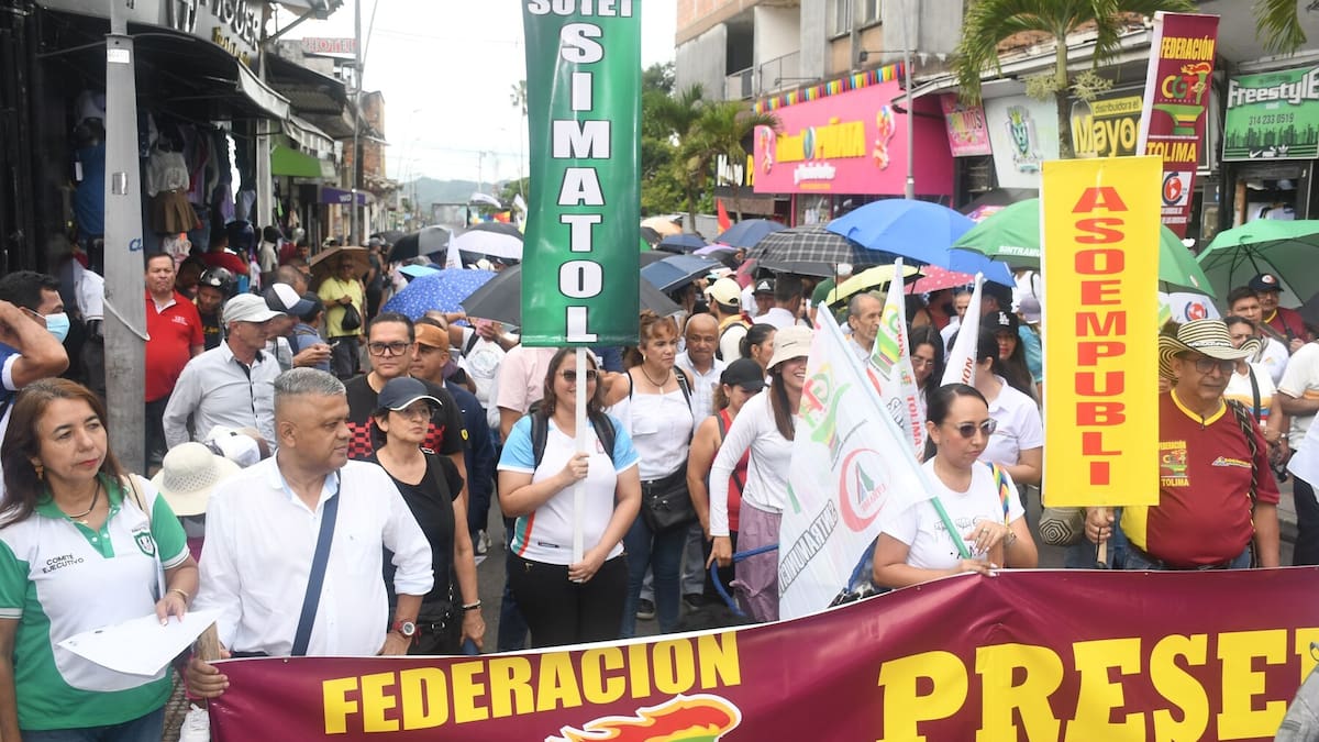 Gremio de maestros convoca paro nacional en Colombia el 15 de abril