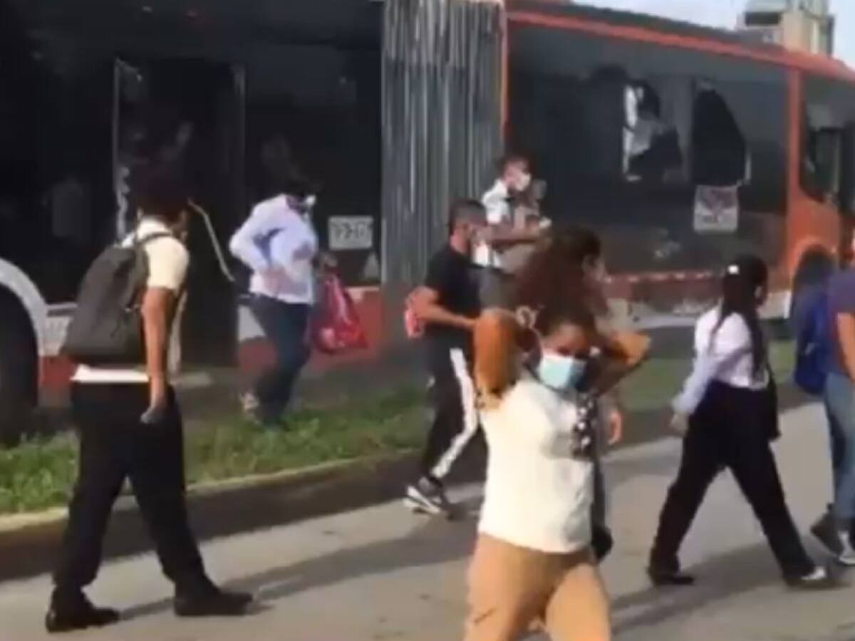 No hubo lesionados tras emergencia en bus de Transcaribe