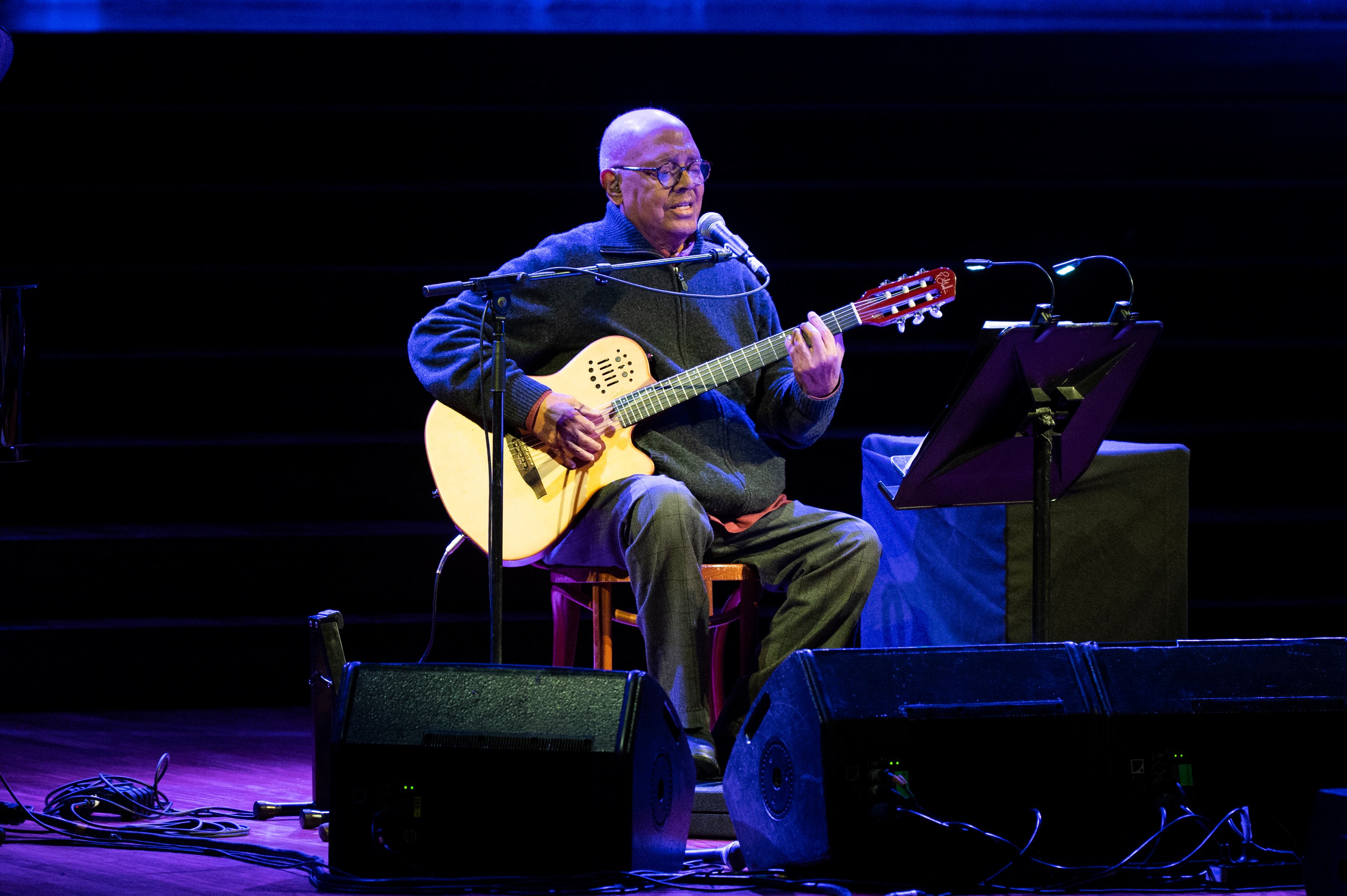 El cantautor cubano Pablo Milanés en un concierto desde Barcelona, España / Foto: Getty Iamges