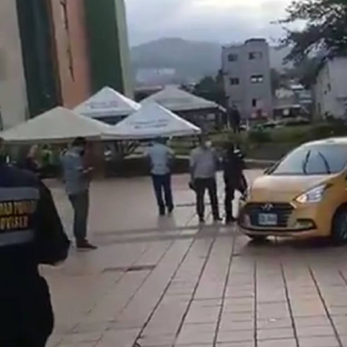 Momentos de pánico en la sede de la Clínica Comfenalco en el centro de Cali