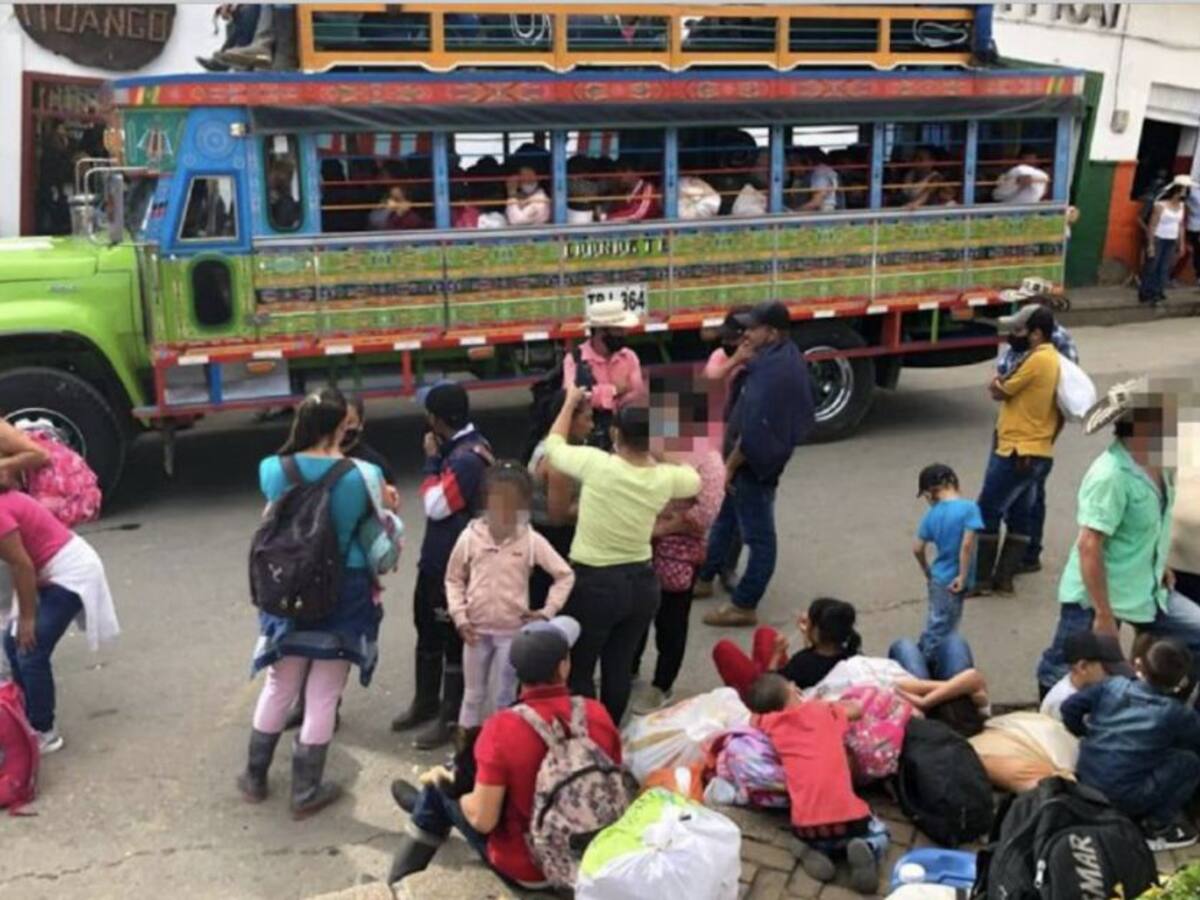 Desplazados de 10 veredas en Ituango retornaron a sus hogares
