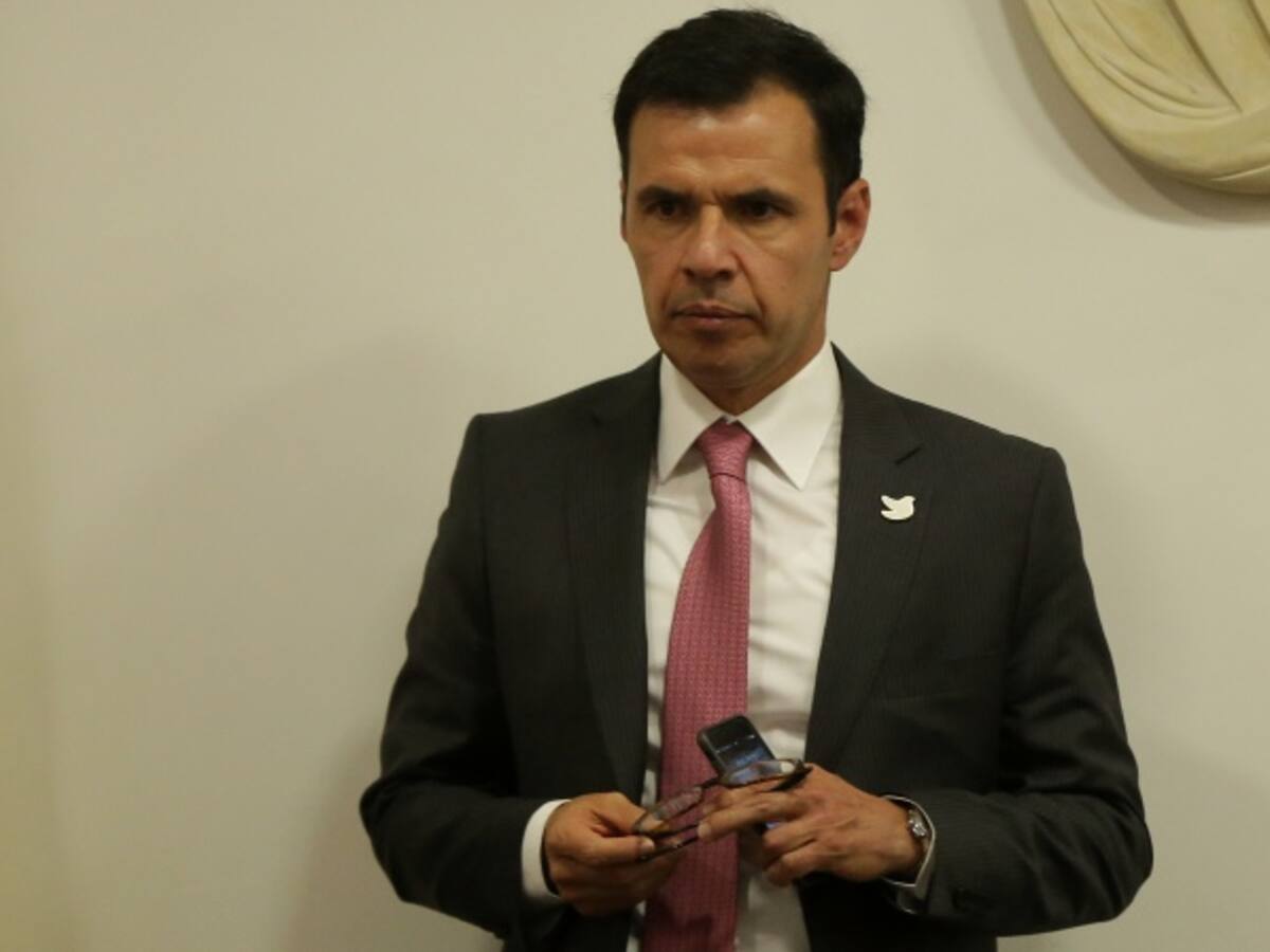 Gobierno le pide al presidente de la Cámara que debata proyectos de paz