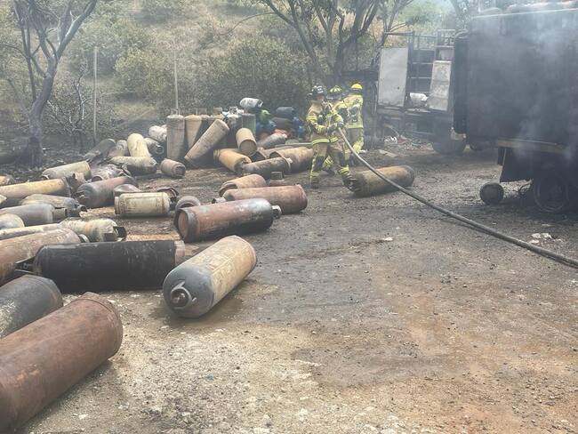 Incendio en empresa de pipetas en Bello, Antioquia. / Foto: Cuerpo de Bomberos de Bello