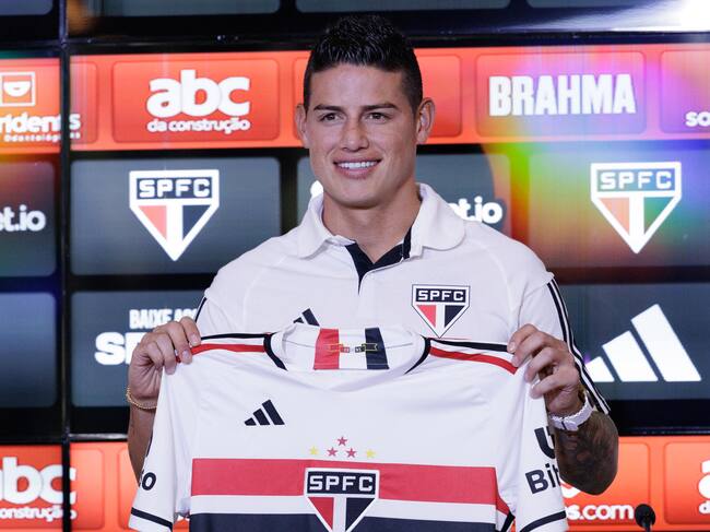 James Rodríguez en la presentación como jugador del Sao Paulo. EFE/ Isaac Fontana