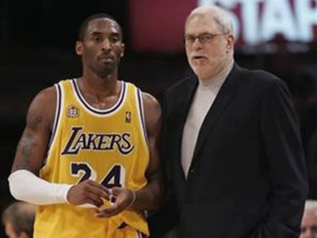 La NBA multa a los Lakers y su técnico Phil Jackson