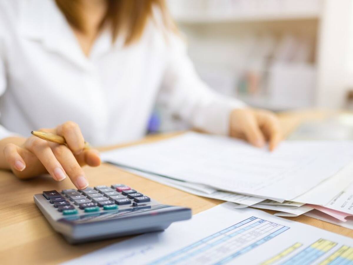 Home Burgers busca dos asistentes contables