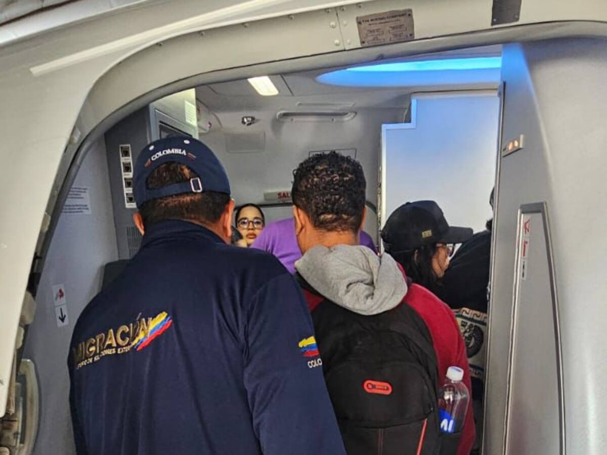 Expulsan de Medellín a dominicano que intentó registrarse en Migración con documentos falsos