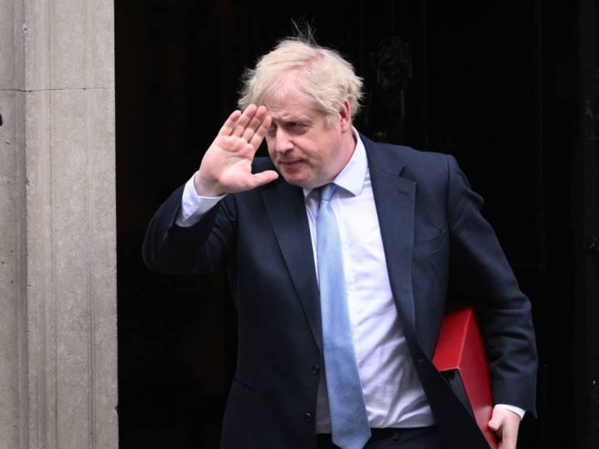 Inglaterra plantea eliminar el aislamiento por COVID a finales de febrero