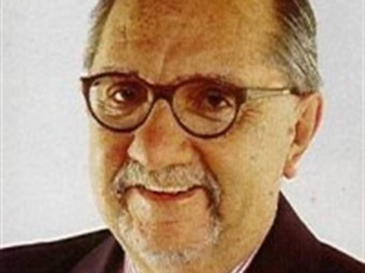 Pacheco continúa bajo observación médica por neumonía