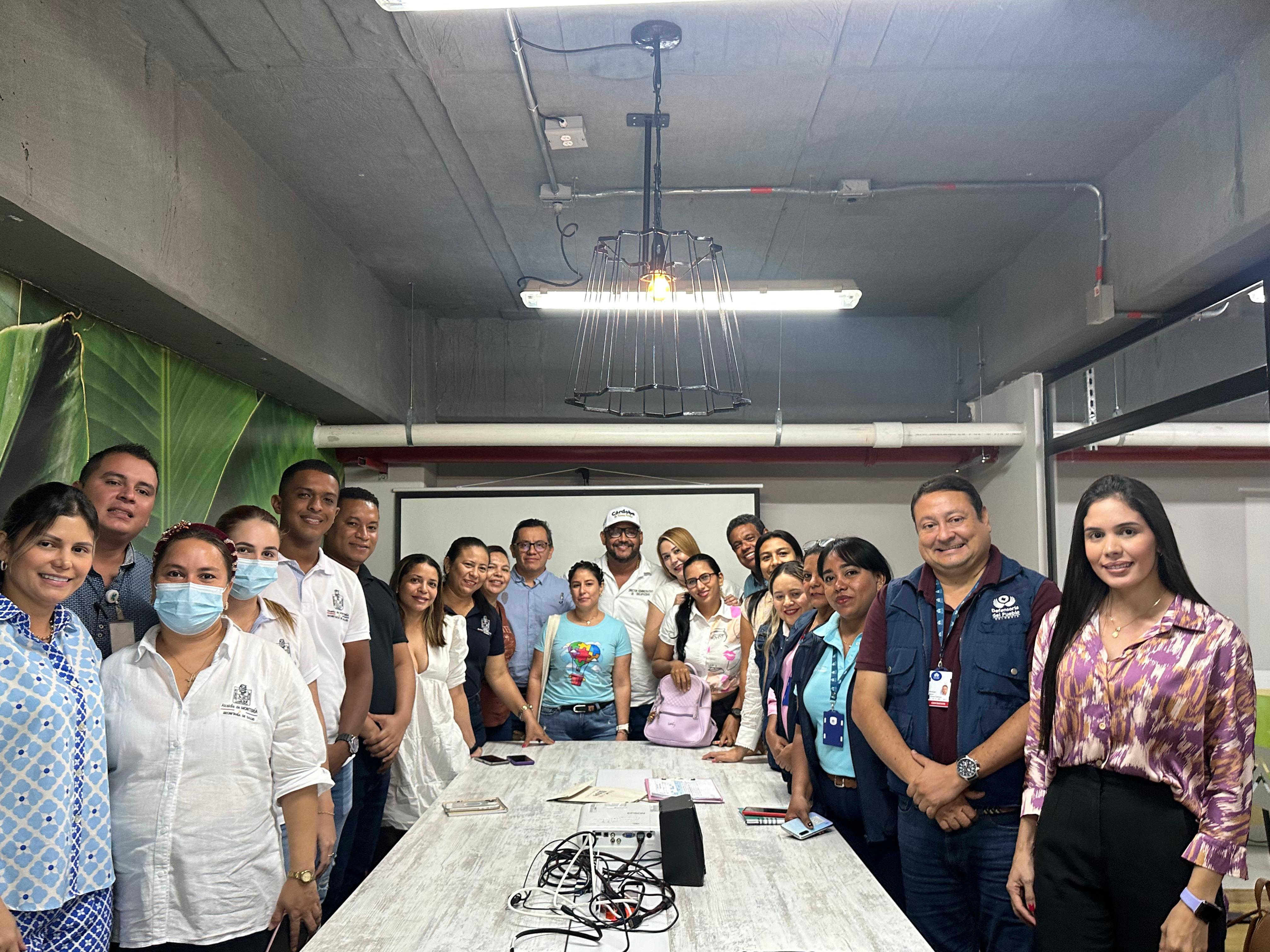 Reunión de usuarios, autoridades, entes de control y directivos de la EPS Sanitas.