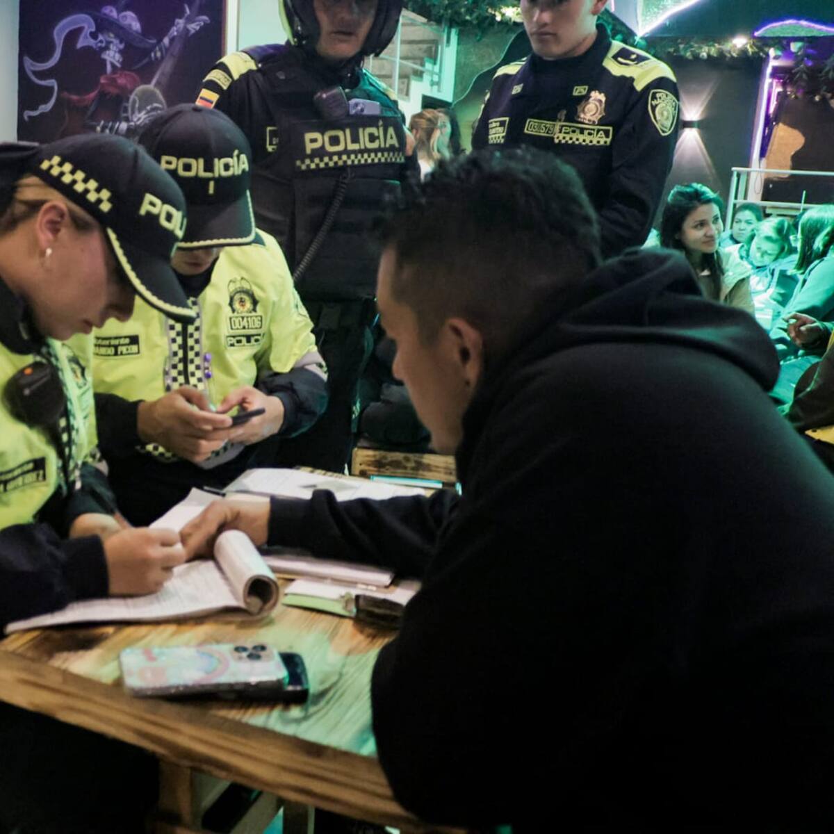 Comando Nocturno: Sellan sedes sindicales que ofrecían servicios sexuales en Bogotá