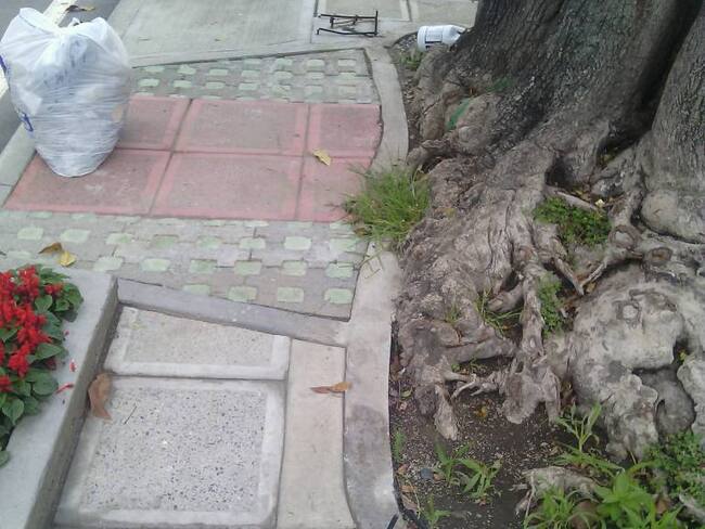 Están desmantelando los adornos del Bulvar de Milán