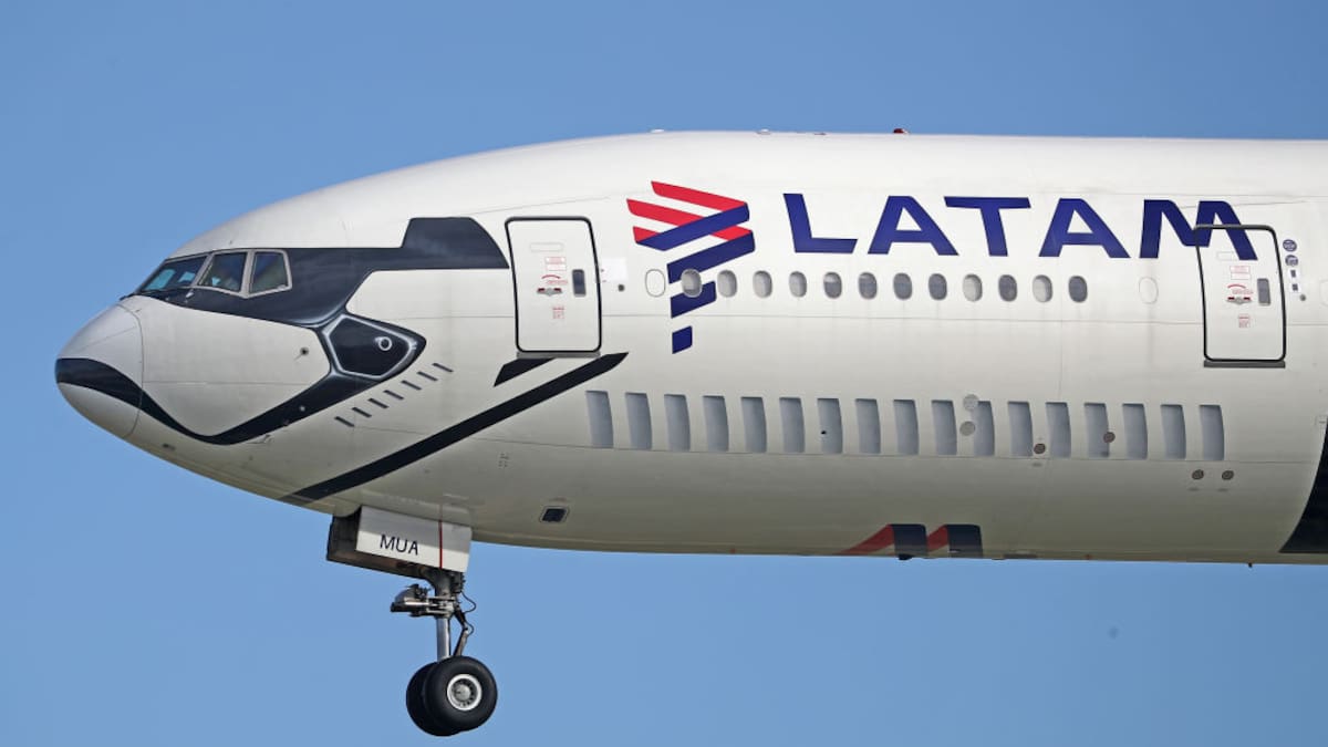 Incidente entre helicóptero de la Fuerza Aérea y avión de Latam en el Aeropuerto El Dorado