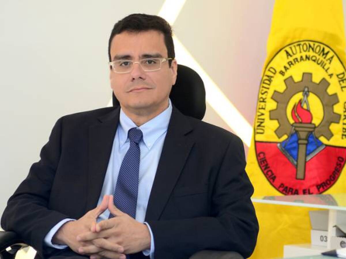 Fiscalía rastrea bienes del ex rector de la Uniautónoma