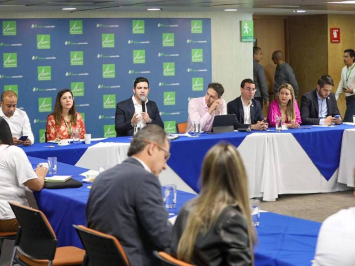 Movilidad tema de primera reunión de alcaldes con comité de empalme