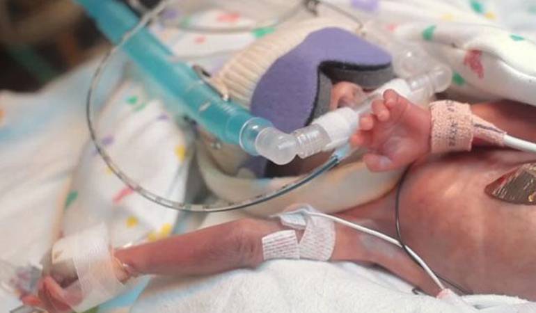 Los padres piden a la Eps garantizar la vida de su hijo.