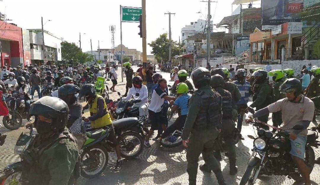 Fueron agredidos por bloquear el Carril solobus de Transcaribe a la altura de los Cuatro Vientos