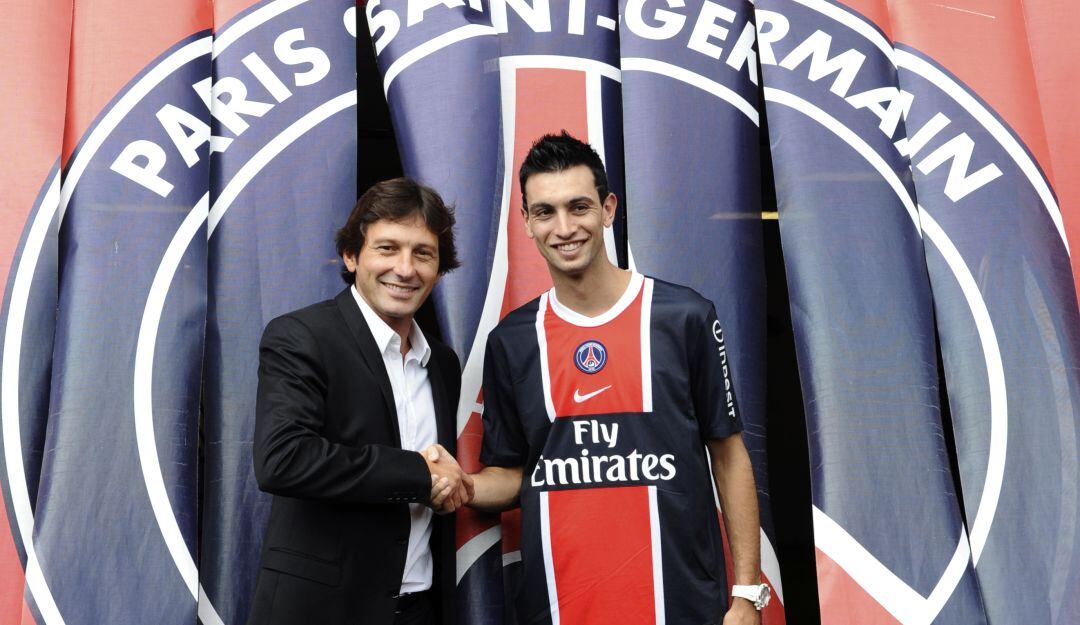 Leonardo, director deportivo del club y el argentino Javier Pastore