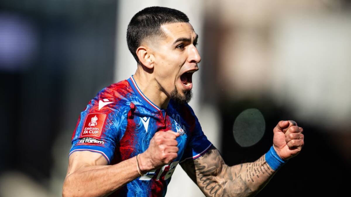 Daniel Muñoz fue nominado a prestigioso premio en la Premier League