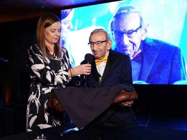 “Toco mi música para que haya paz en el mundo”: Saul Dreier, sobreviviente del Holocausto