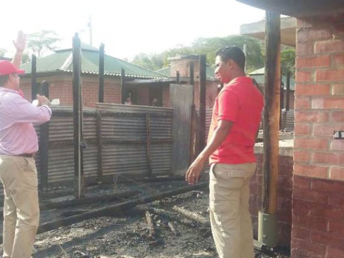 Gobernación de Bolívar garantiza reparación total por incendio en el Salado