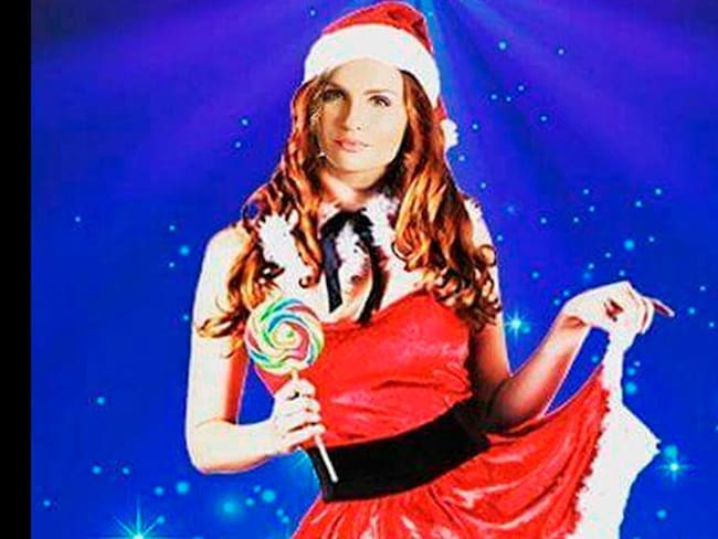 Mamá Noel: Aura Cristina Geithner calienta Navidad con video en poca ropa