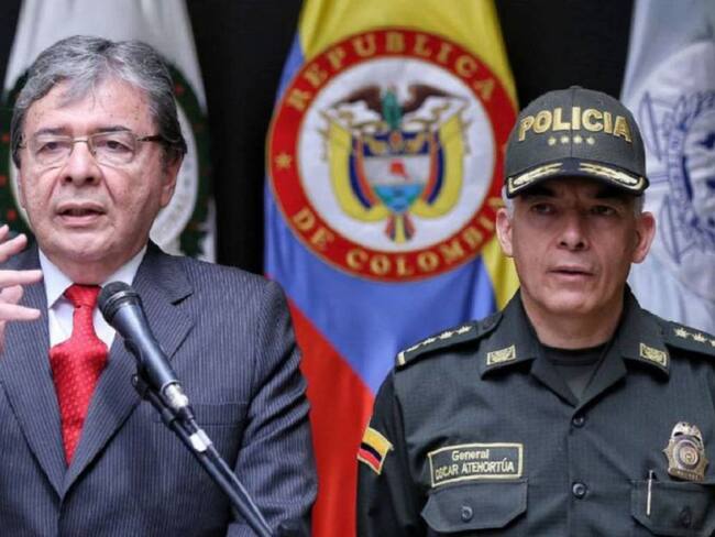 Ministro de Defensa, Carlos Holmes Trujillo, y el director de la Policía Nacional, general Óscar Atehortúa. Colprensa Archivo.
