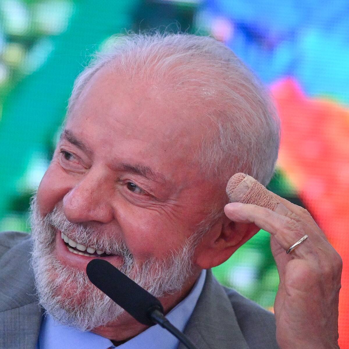 Lula dice que puede aspirar a la reelección para evitar que "trogloditas" vuelvan al poder