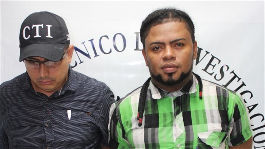 A Leo Fénix se le formularon cargos por el delito de violencia intrafamiliar agravada. Foto: Fiscalía