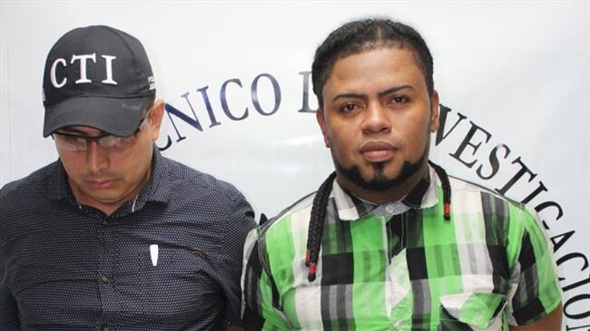 A Leo Fénix se le formularon cargos por el delito de violencia intrafamiliar agravada. Foto: Fiscalía