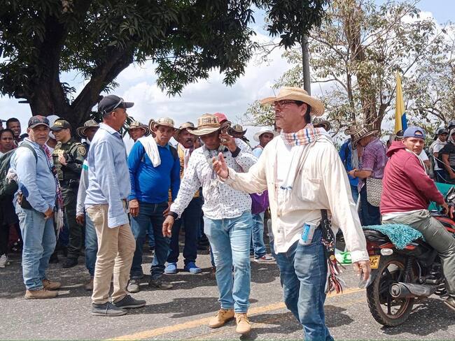 Advierten escasez de alimentos y combustible en Córdoba por bloqueo de los mojaneros