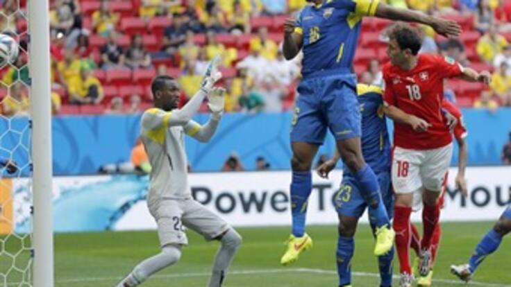 Gol de Admir Mehmedi para el 1-1 entre Suiza y Ecuador