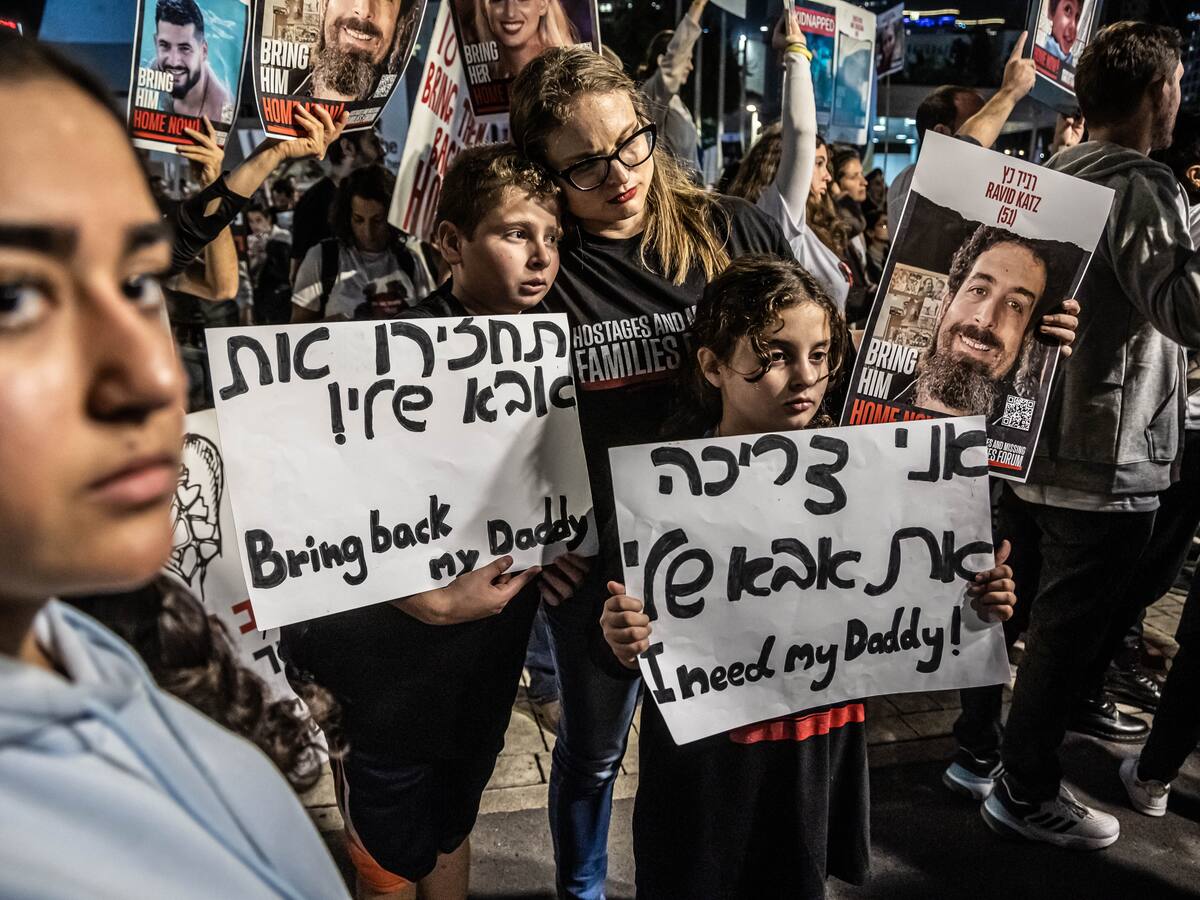 Cruz Roja recibe 17 rehenes de Hamás en medio de tregua con Israel