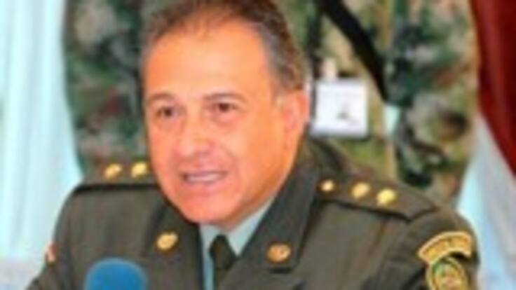 Director de la Policía Nacional, general Oscar Naranjo: Se refuerza la seguridad y se investiga el origen de las amenazas contra magistrados y dirigentes políticos del país