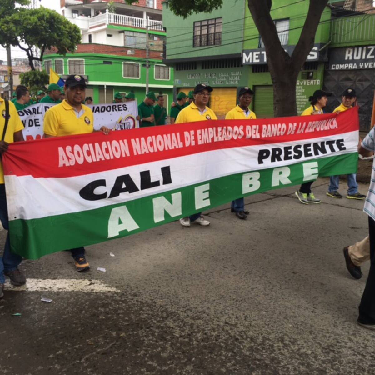 Los sindicatos caleños también se hicieron presentes en las marchas. Banderas, pancartas y consignas se tomaron las calles de la capital del Valle del Cauca.