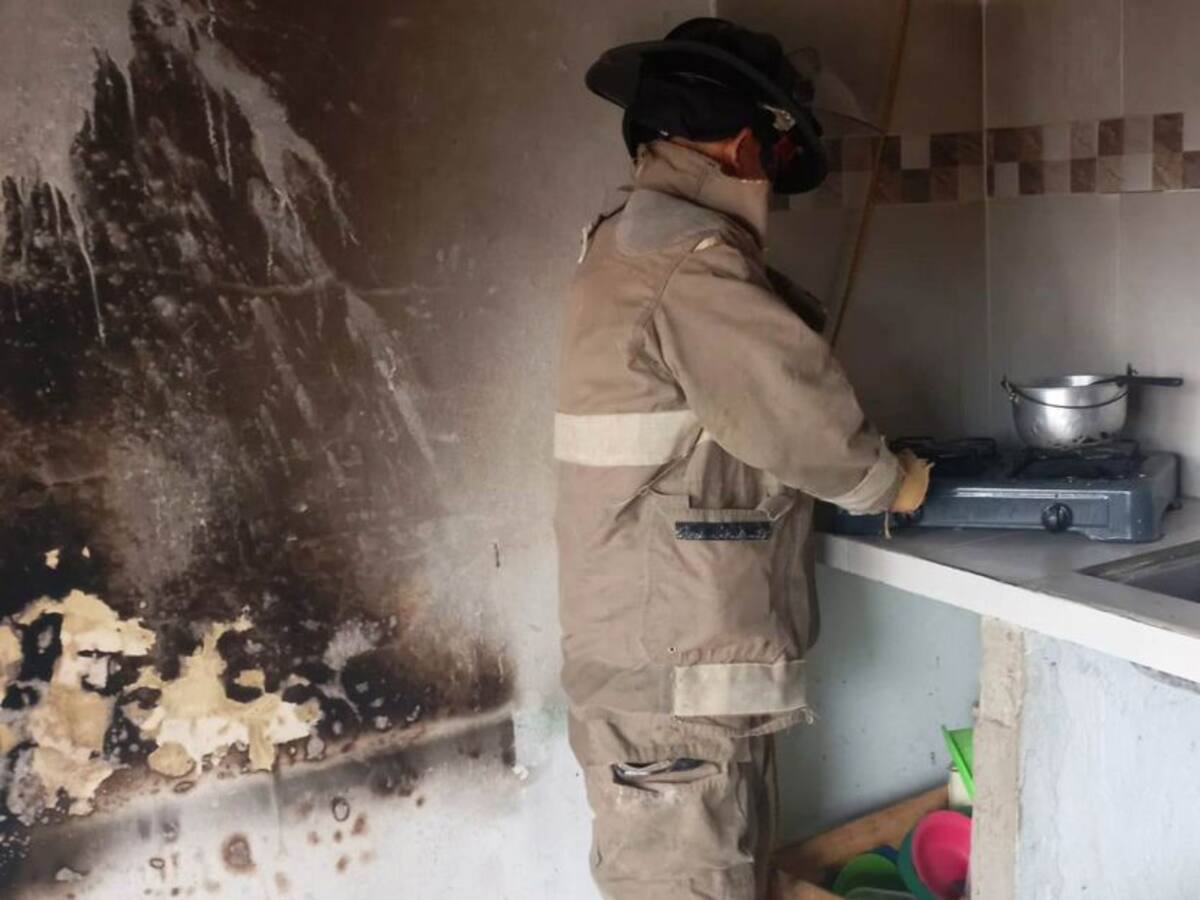 Tres incendios en Cartagena dejaron destrozos y dos personas afectadas