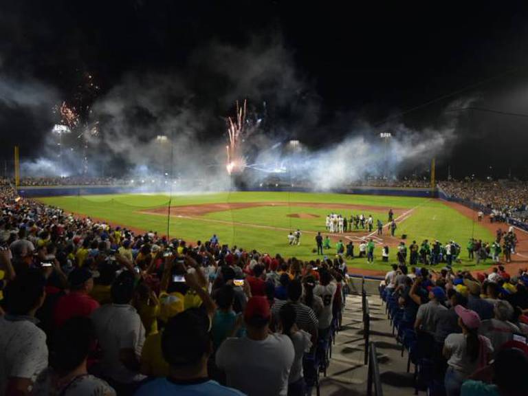 Con triunfo de Colombia inauguran el estadio Édgar Rentería(Twitter @HitRenteria)