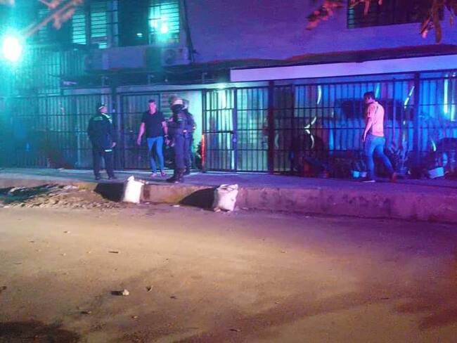 Algunos daños materiales en el antejardín.