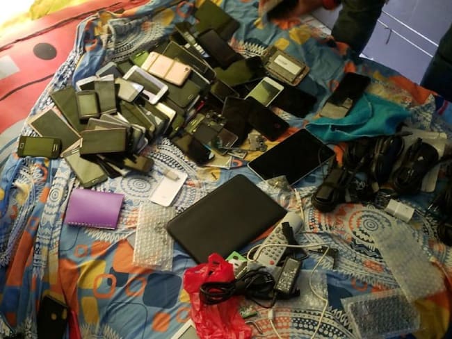 ¿Será alguno suyo? Policía recupera más de 30 celulares hurtados