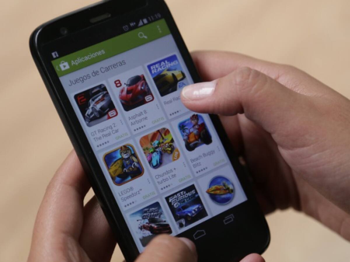 En Olaya, ciudadanos apadrinan a estudiantes con paquetes de datos