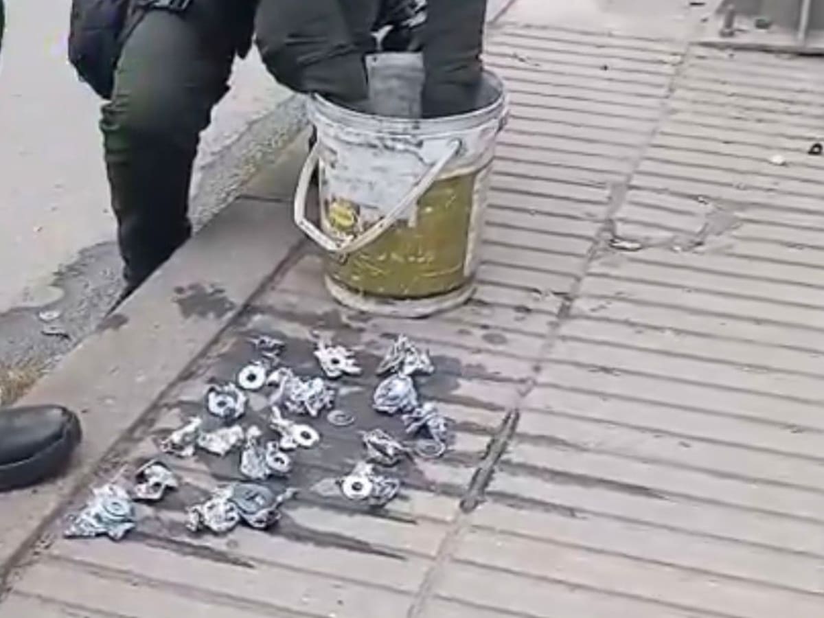 Denuncian que encapuchados dejaron explosivos sin detonar frente a la Universidad Pedagógica