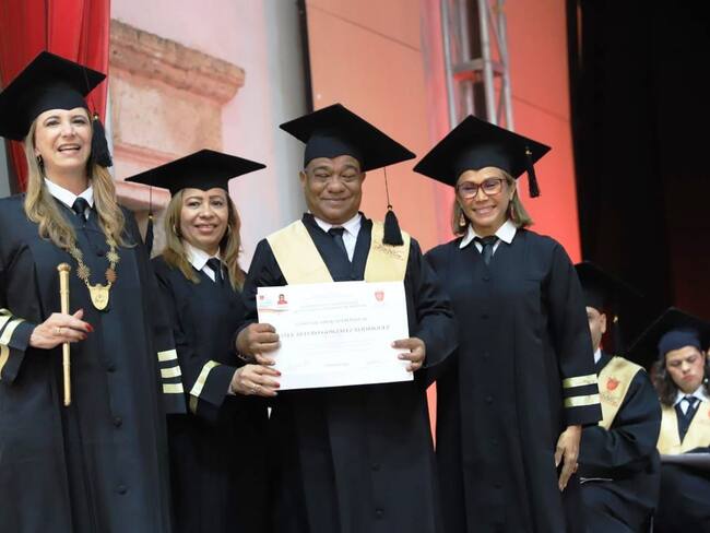 Artistas y comunicadores se graduaron como profesionales en Unibac