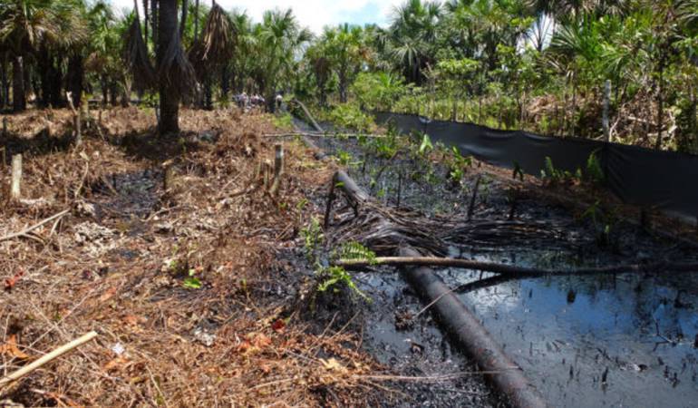 Ataque contra la infraestructura petrolera.