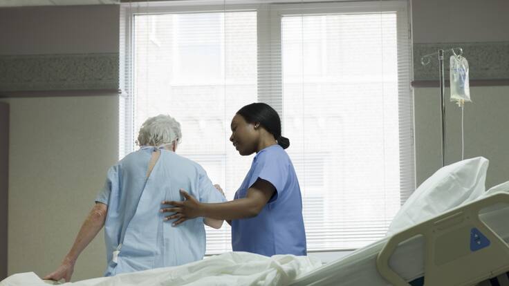 ¿Quiénes cuidan a la población vulnerable del COVID-19?